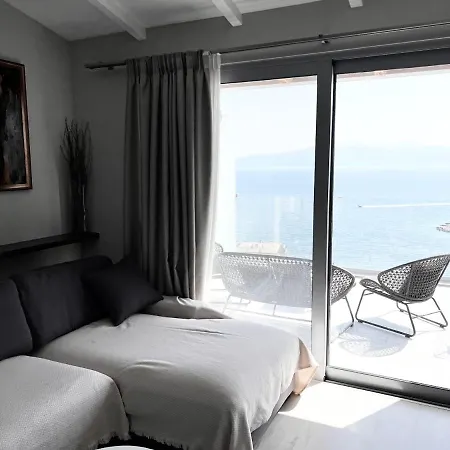 Chloe Lejlighed Sarandë